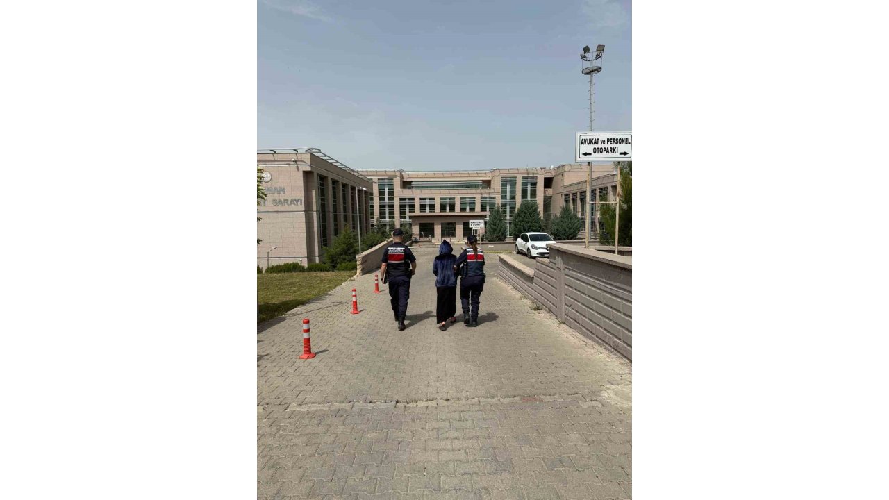 Batman’da 30 Suç Kaydı Ve 18 Yıl Kesinleşmiş Hapis Cezasıyla Aranan Kadın Tutuklandı