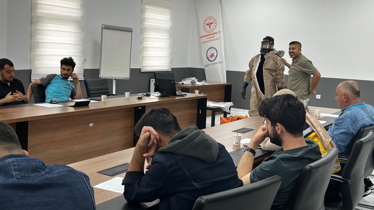 Sağlık Çalışanlarına Yönelik Kbrn Eğitimi Devam Ediyor