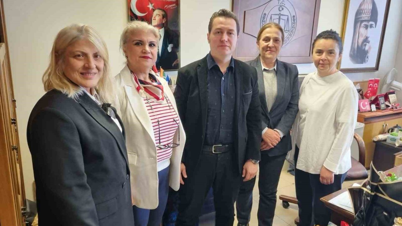 Kadın Derneği Yöneticileri ‘Yenidoğan Çetesi’ Davasının Savcısını Ziyaret Etti
