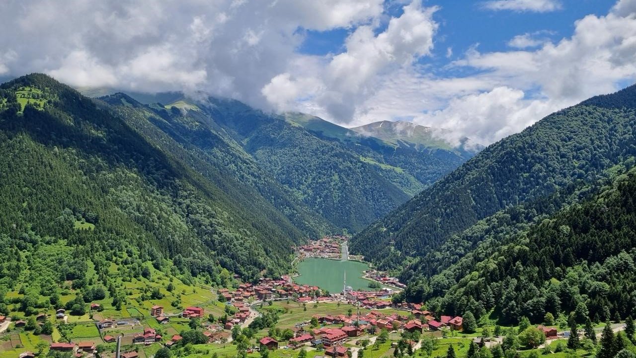 Uzungöl’e Hes Yapılmayacak, Çed Süreci Bakanlıkça Sonlandırıldı