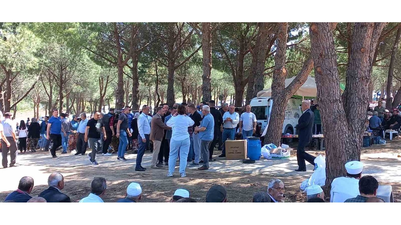 Ezine’de Geleneksel Çiftçi Hayrı Yoğun Katılımla Gerçekleşti