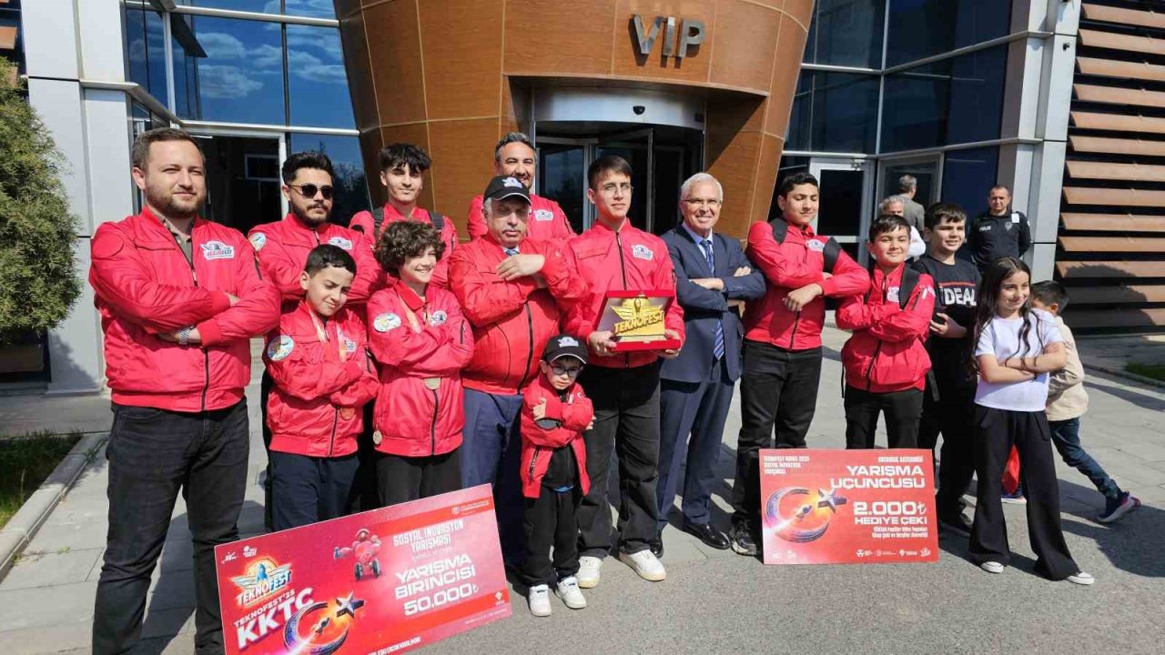 Teknofest Şampiyonlarına Coşkulu Karşılama