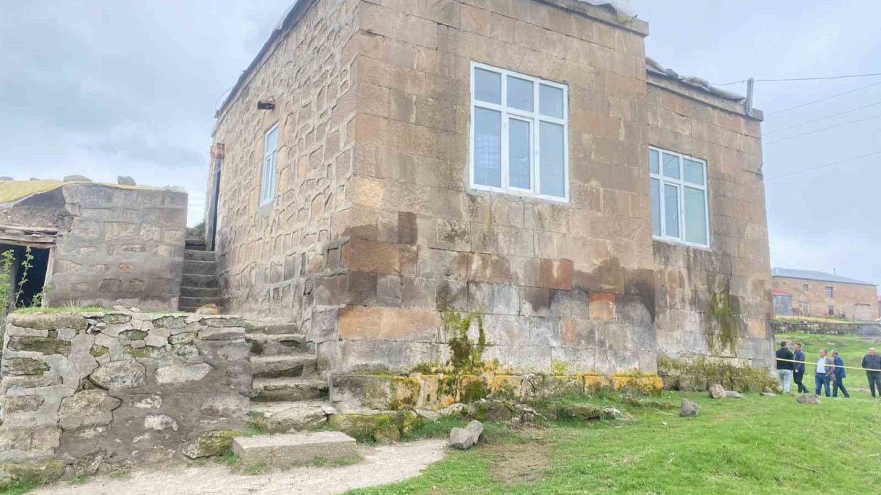 Muş’ta Evin Tavanı Çöktü: 1 Ölü