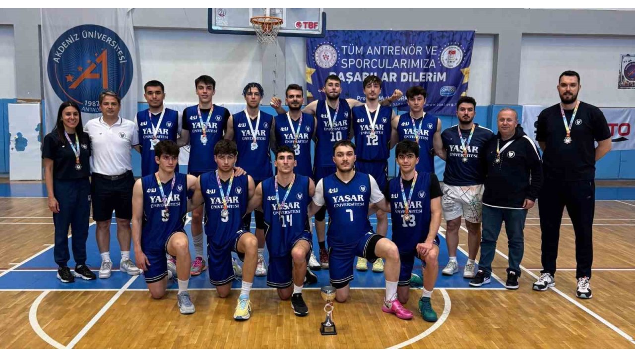 Yaşar Üniversitesi Erkek Basketbol Takımı Süper Lig’e Yükseldi