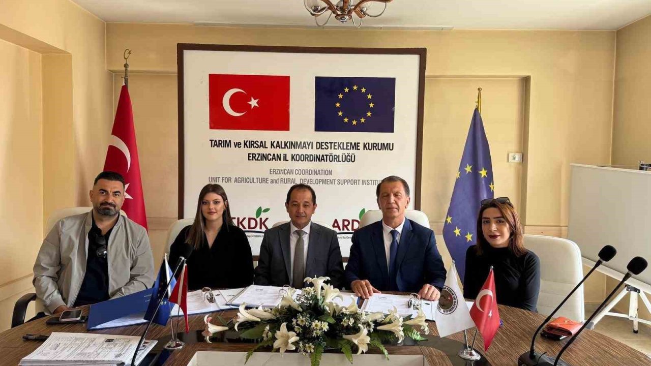 Erzincan Toplu Sera Bölgesine 22 Milyon 568 Bin 400 Tl Değerinde Yatırım