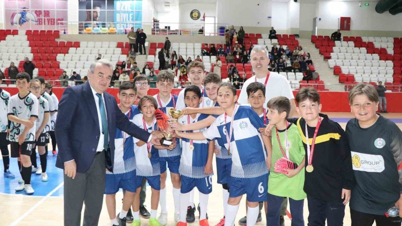 Bozüyük’te Okul Sporları Futsal Finali Tamamlandı