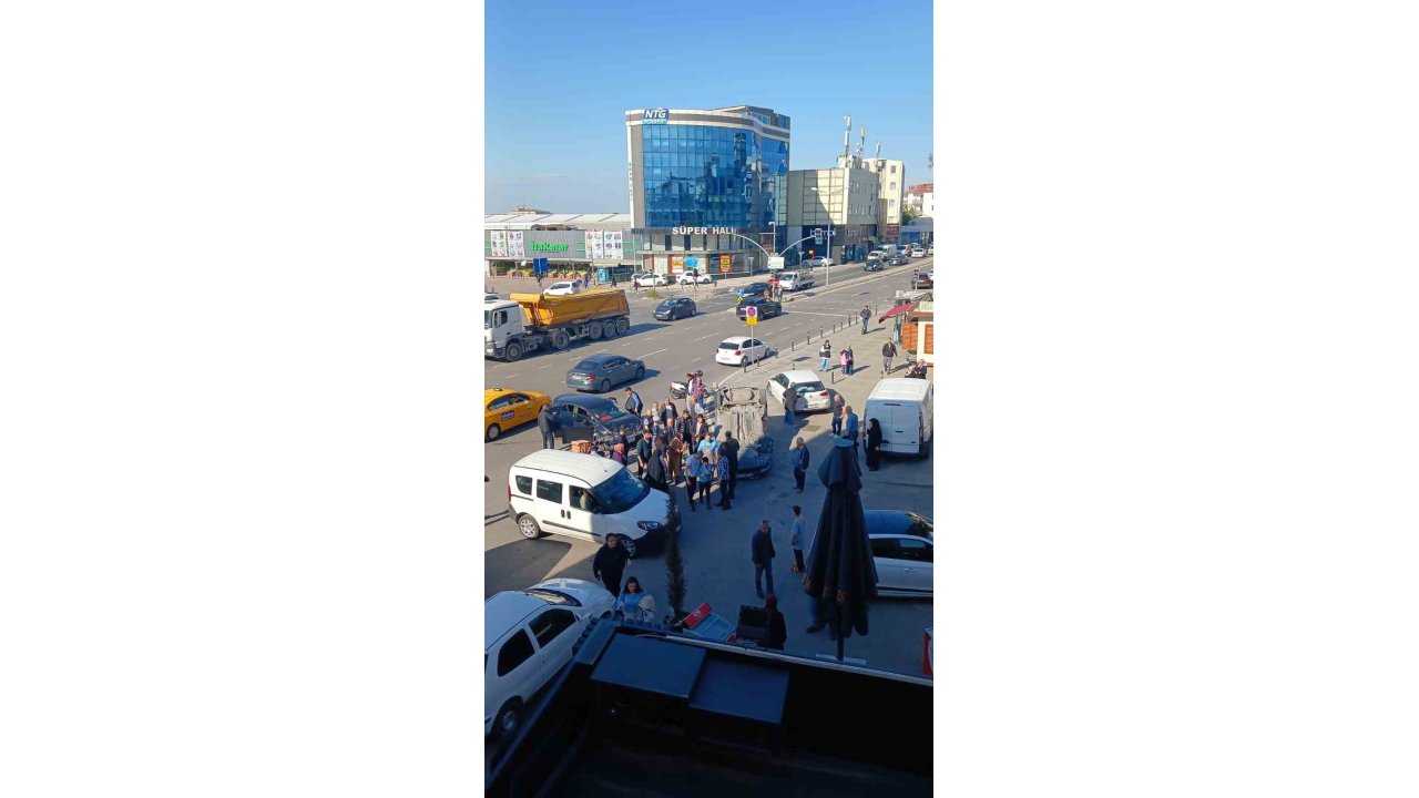 Pendik’te Kırmızı Işık İhlali Kaza Getirdi: 5 Yaralı