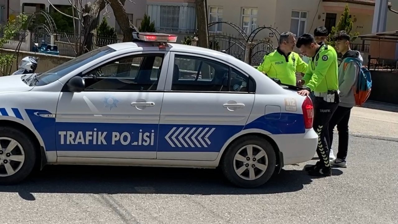 Zile’de Kasksız Ve Belgesiz Motosiklet Kullananlara Ceza Yağdı