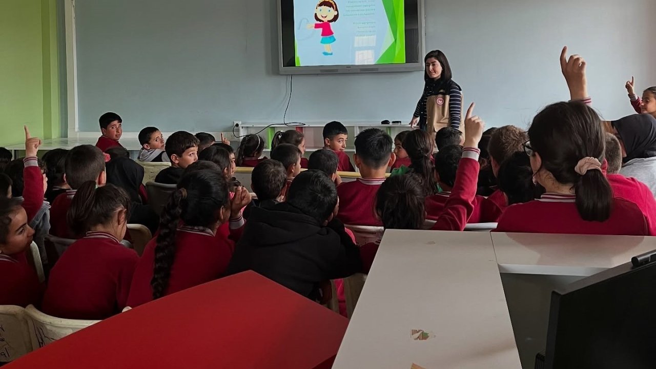 Bayburt’ta Öğrenciler Güvenilir Gıda Konusunda Bilgilendirilmeye Devam Ediyor