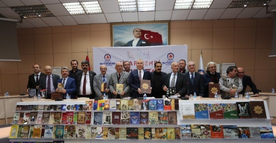 Denizli Büyükşehir yüzler kulübünde