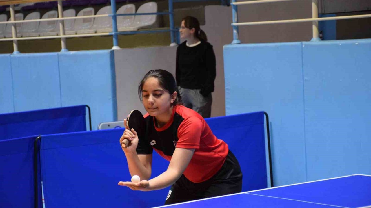 Afyonkarahisar’da Masa Tenisi Büyükler Müsabakaları Sona Erdi