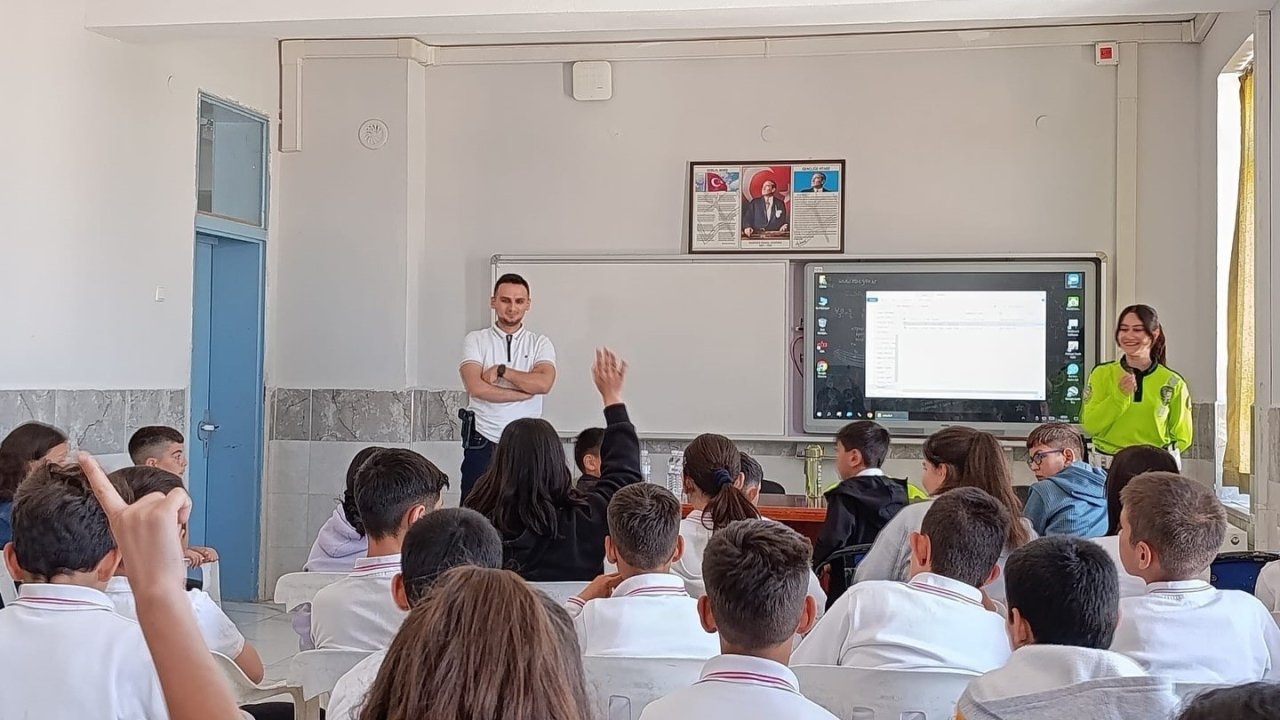 Karapınar’da Öğrencilere Trafik Güvenliği Semineri Verildi