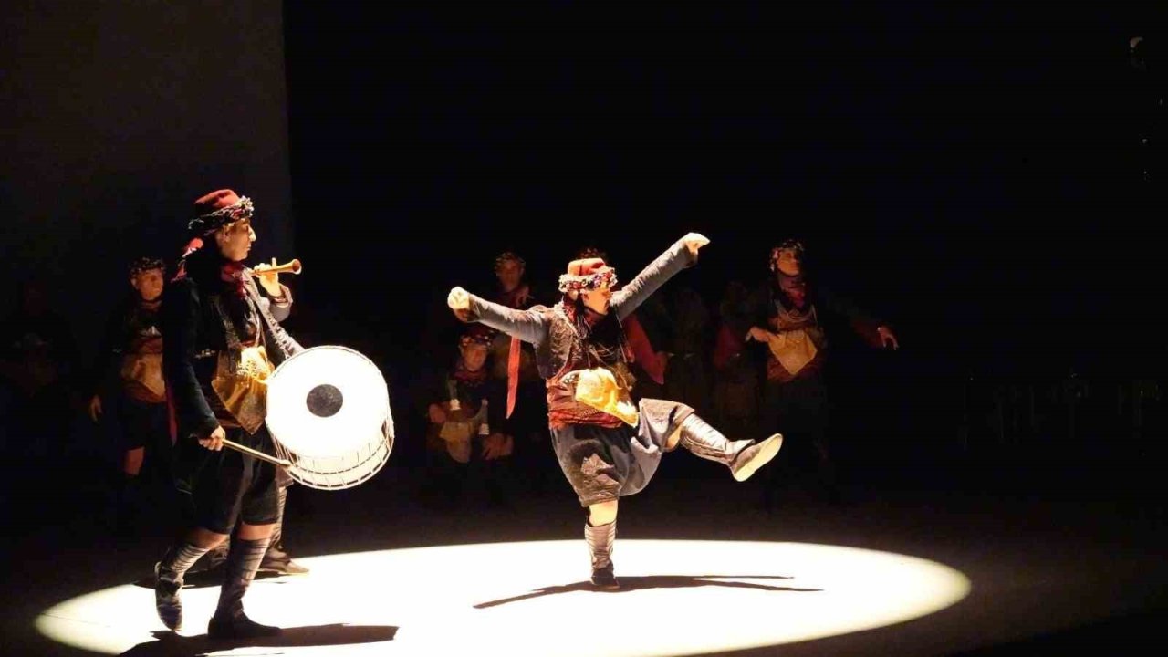 Maarif Orkestrası Ve Halk Dansları Topluluğu, Bornova’da Sanatseverlerle Buluştu