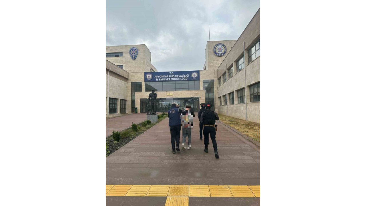 Deaş İle Bağlantılı Olduğu Öne Sürülen 3 Kişi Yakalandı