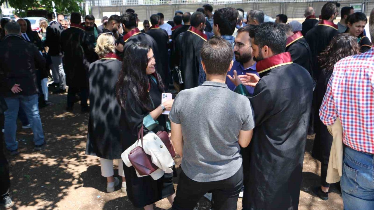 Diyarbakır Barosu’ndan Silahlı Saldırıya Uğrayan Meslektaşları İçin Açıklama