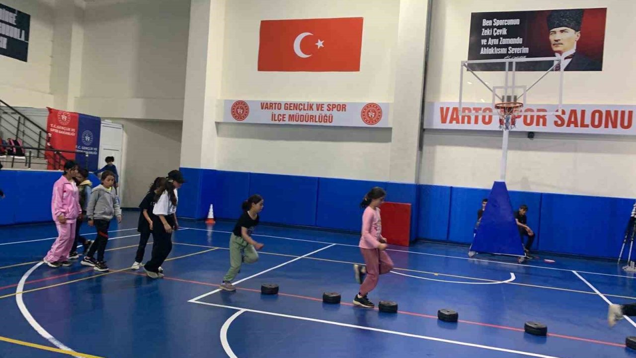 Varto’da Açılan Atletizm Kursunda Geleceğin Sporcuları Yetişiyor