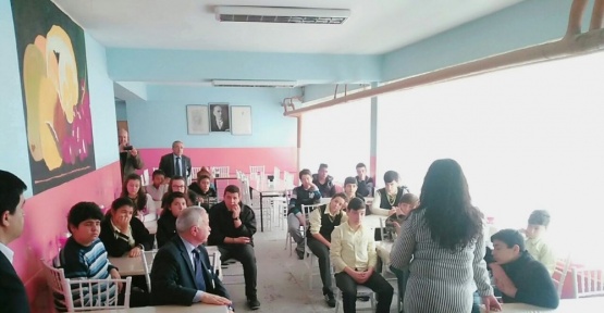 Erken yaşta evliliğin sakıncaları anlatıldı