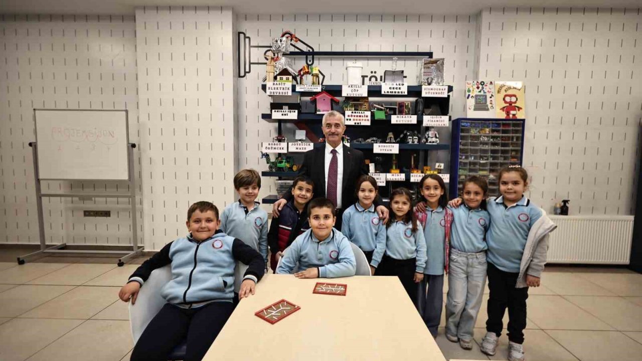 Tahmazoğlu, Bilim Şahinbey Atölyesi Öğrencileriyle Buluştu