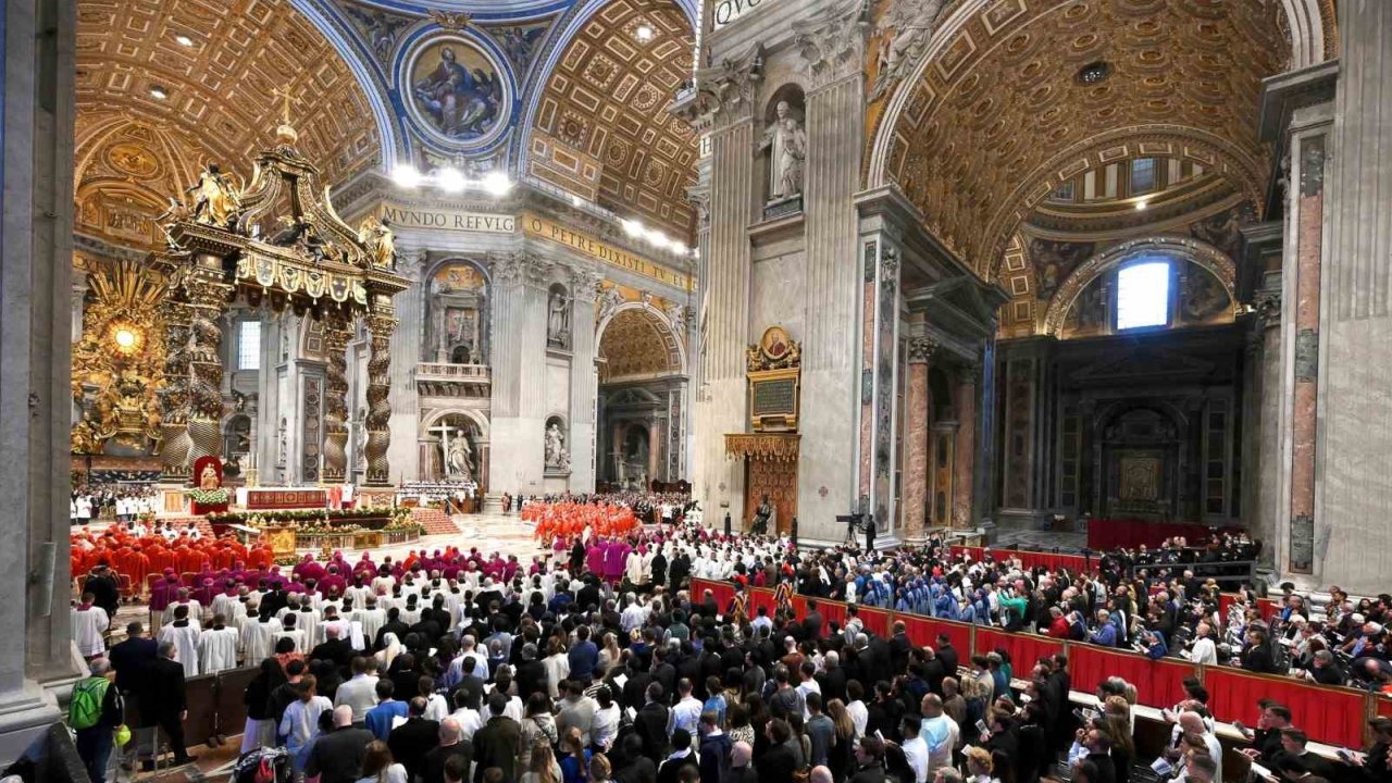 Vatikan’da Papa Seçimi Başlıyor