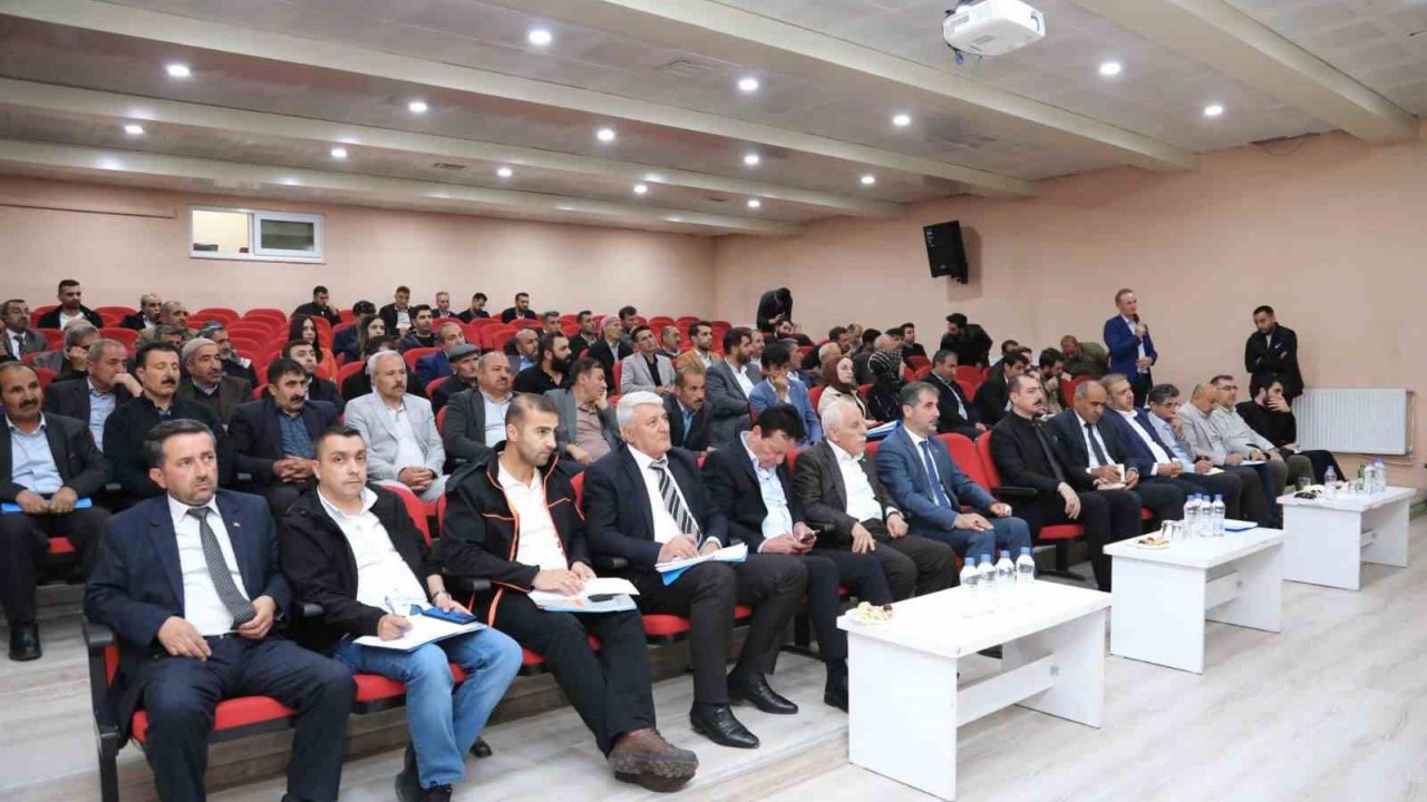 Van Büyükşehir Belediyesi, Çatak Ve Bahçesaray’da Mahalle Muhtarları İle Buluştu