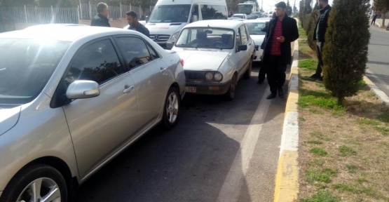 4 aracın karıştığı kazada maddi hasar oluştu