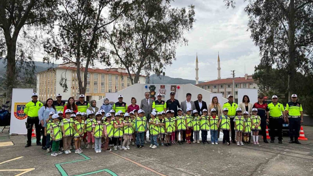 Çine’de Anaokulu Öğrencilerine Trafik Eğitimi Verildi