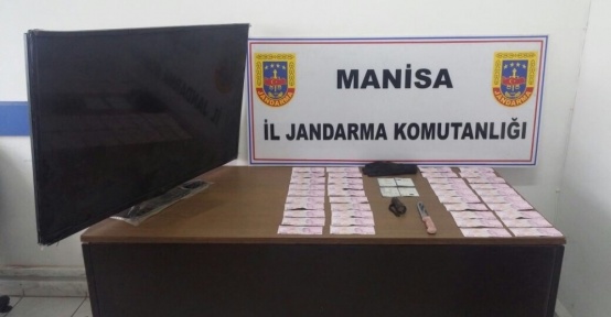 Jandarmanın dikkati hırsızları yakalattı