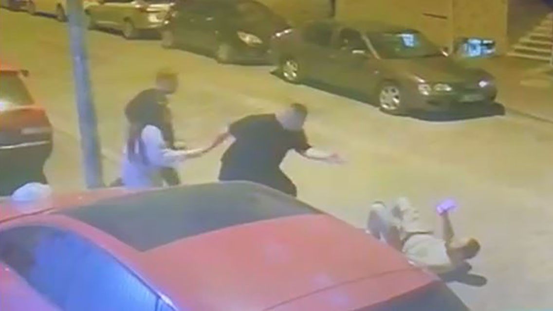 Taşkınlık Yapan Alkollü Komşusunu Tek Yumrukla Yere Serdi