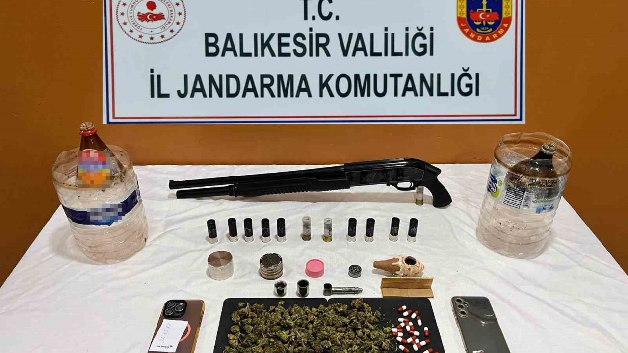 Balıkesir’de Uyuşturucuya Geçit Yok: 2 Şüpheli Gözaltına Alındı