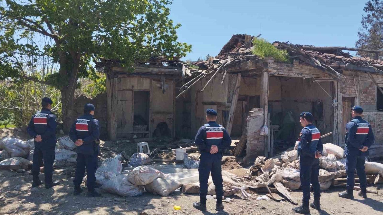 Yaptığı Kaçak Kazıyla 2 Bin Yıllık Roma Mozaiğini Ortaya Çıkartan Şüpheli Kendini Sosyal Medyada İfşa Etti