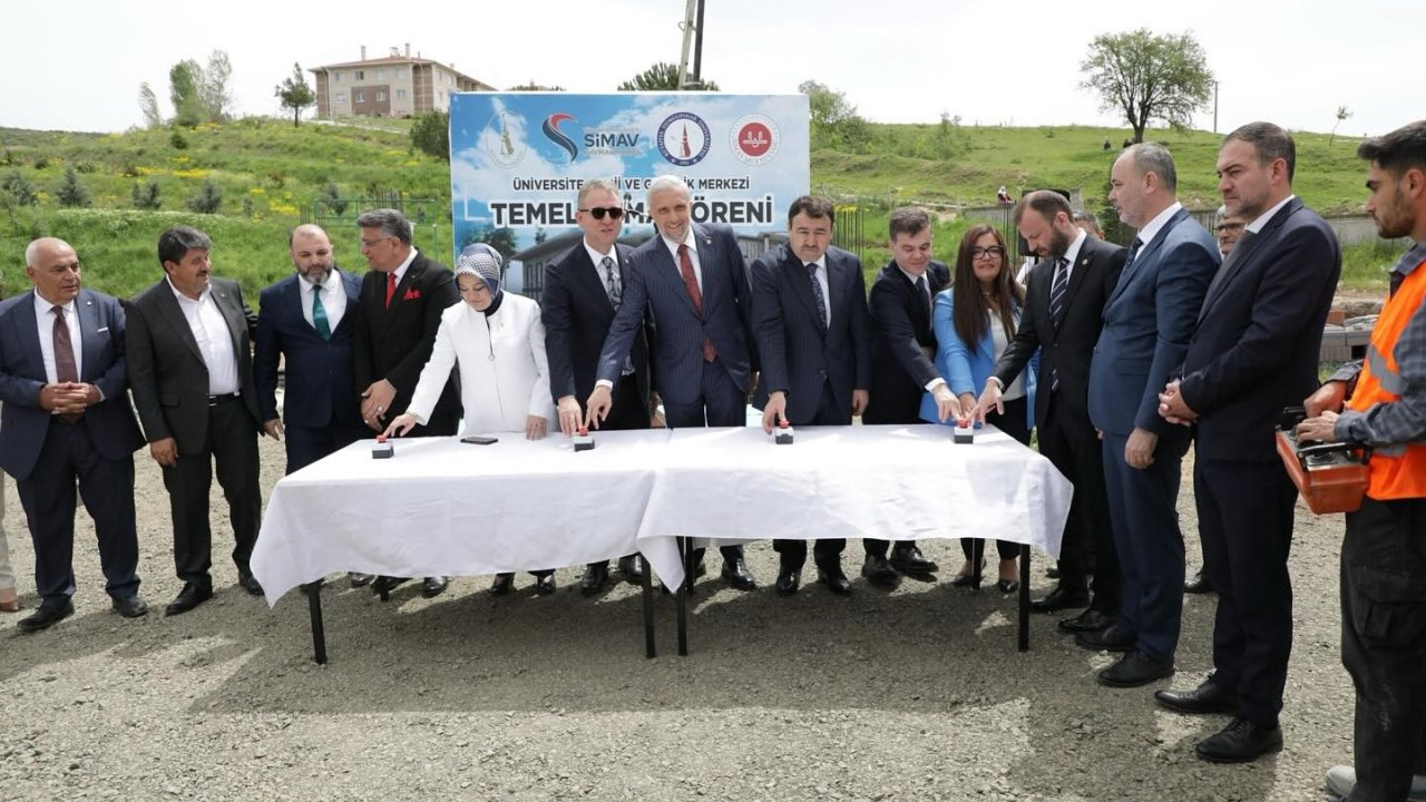 Simav’da Üniversite Yerleşkesine Yapılacak Cami Ve Gençlik Merkezinin Temeli Atıldı