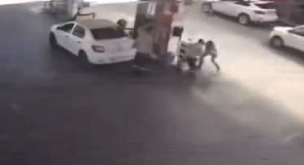 İşten Çıkartılma Sebebi Olarak Gördüğü Mesai Arkadaşını Bıçakladı, O Anlar Kamerada