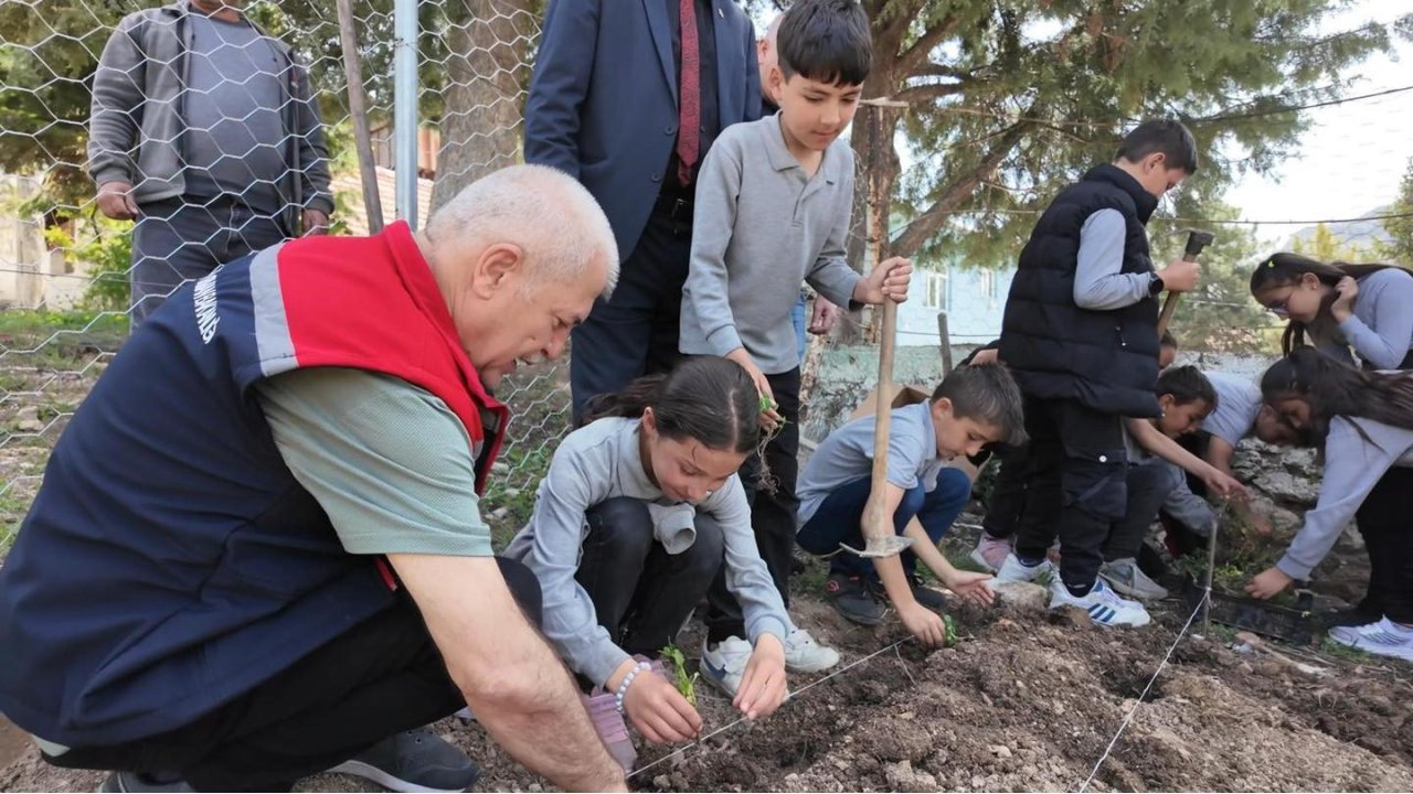Eğirdir’de Tıbbi Aromatik Bitkiler Bahçesi Açıldı