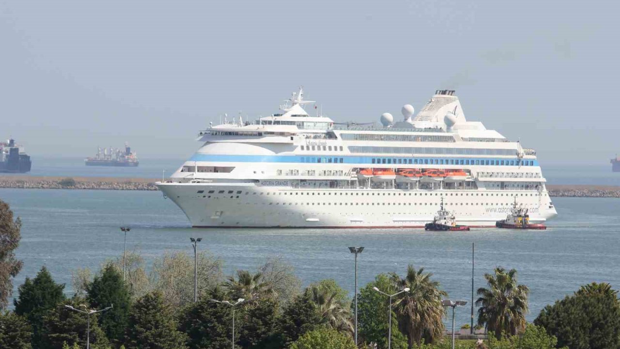 Sezonun İlk Kruvaziyeri Samsun’da