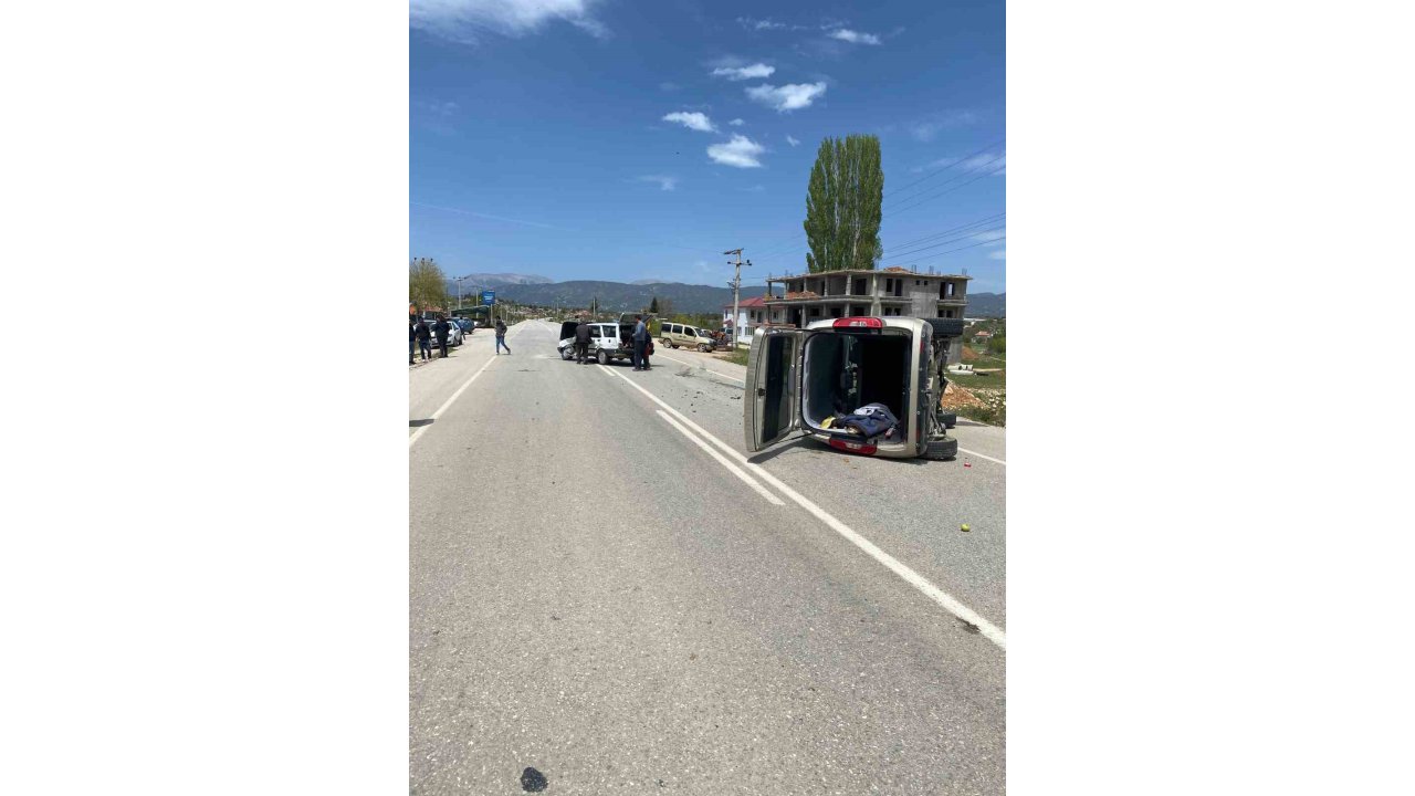 Seydikemer’de Trafik Kazası: 5 Yaralı