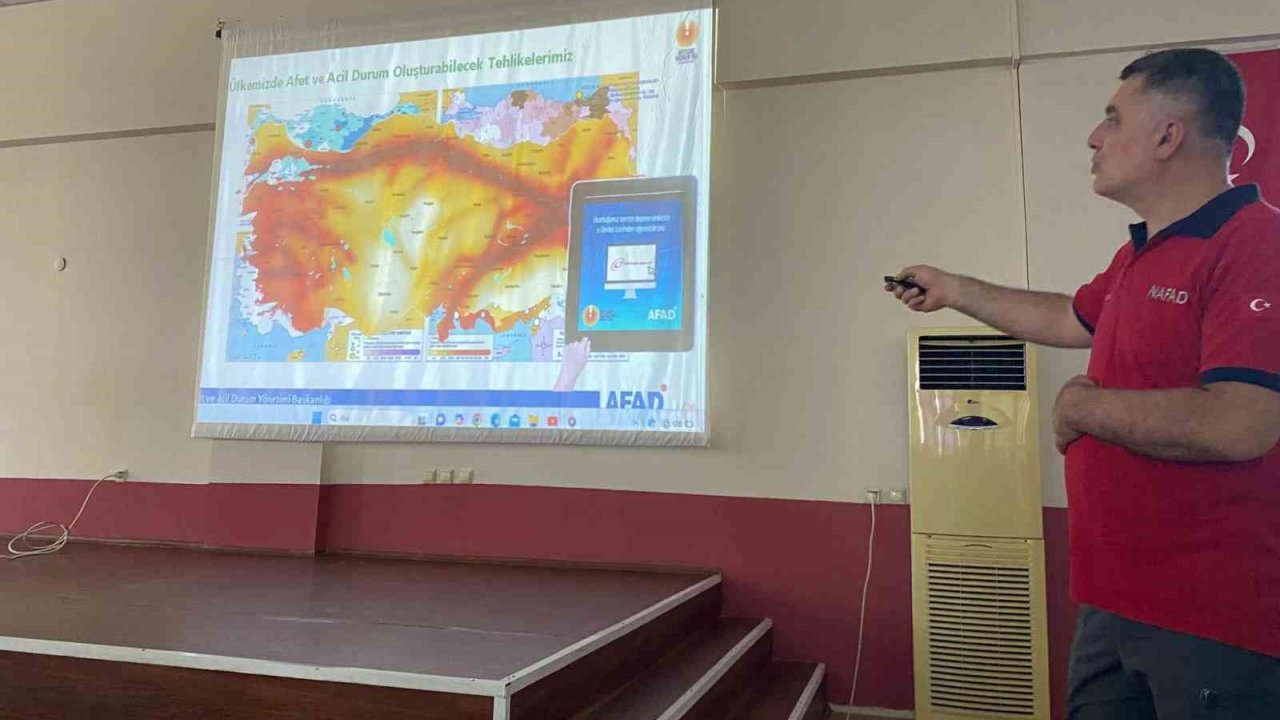 Bozdoğan Myo Öğrencilerine Afet, Deprem Ve İlk Yardım Eğitimi Verildi