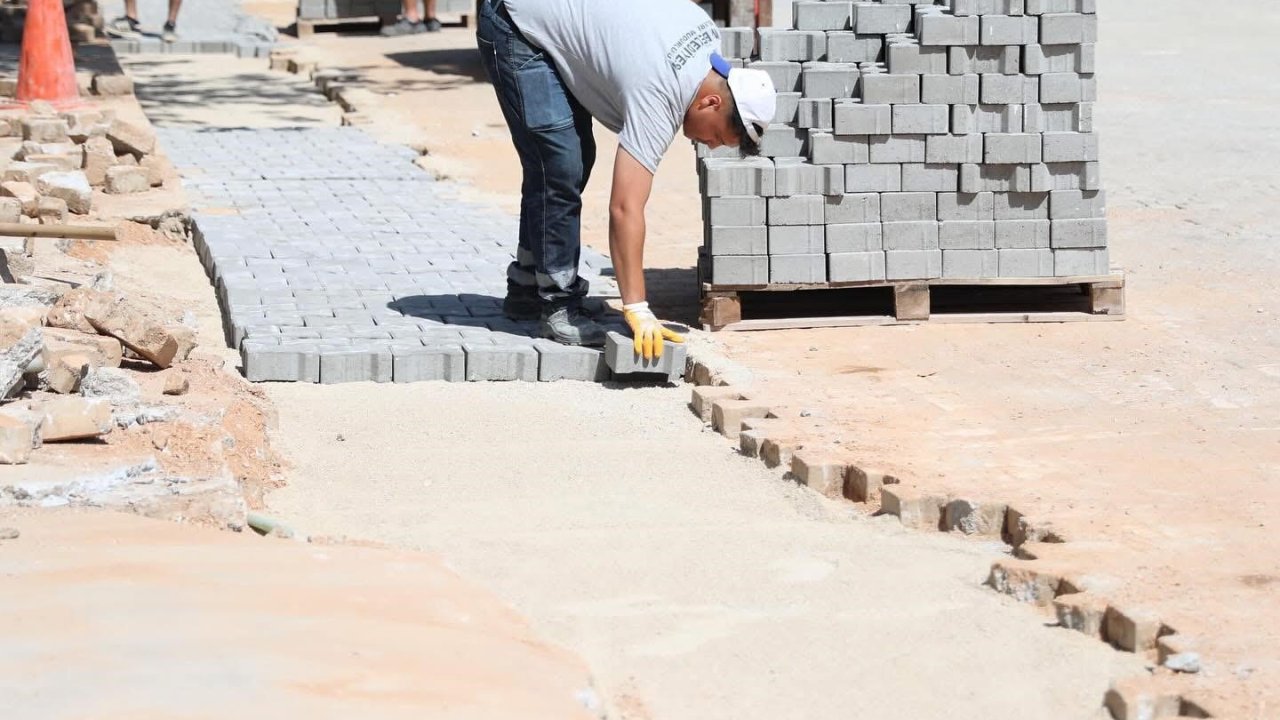 Didim’de Yol Yapım Çalışmaları Tüm Hızıyla Sürüyor