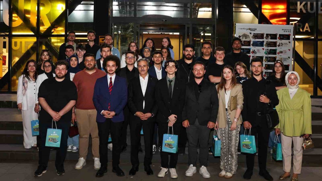 Başkan Alemdar, Ofis Sanat Merkezi’nde Üniversiteli Gençler İle Buluştu