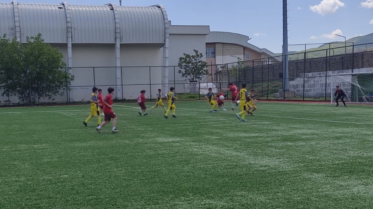 Prof. Dr. Vahit Özmen Ortaokulu Türkiye Finallerinde Muş’u Temsil Edecek