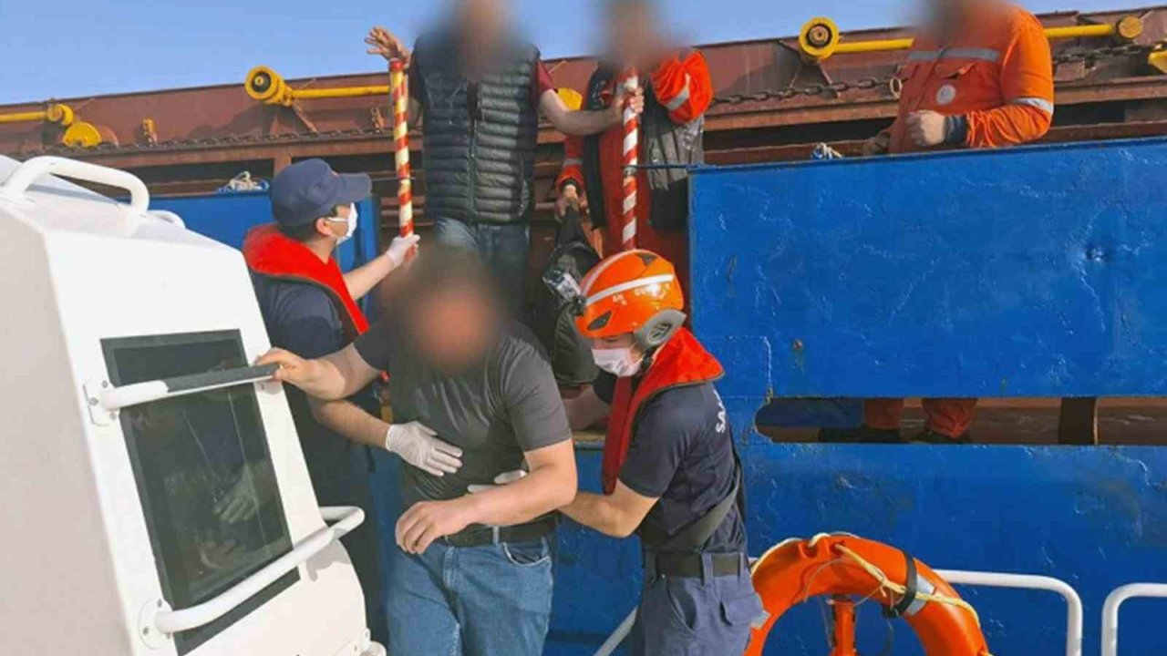 Ticari Gemide Yaralanan Vatandaş İçin Tıbbi Tahliye