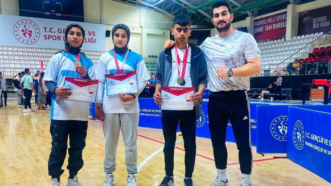 Bitlisli Öğrenciler Bilek Güreşinde Türkiye Finallerinde