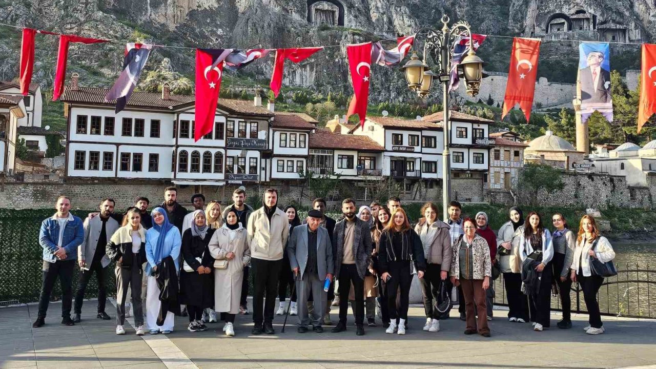 Kbü Mimarlık Öğrencileri Tokat Ve Amasya’da Yapıları Yerinde İnceledi