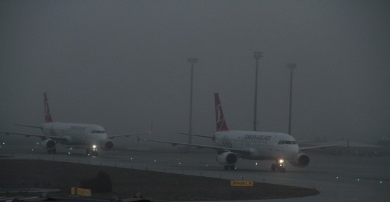 Hava ulaşımında yoğun sis olumsuz etkisi sürüyor