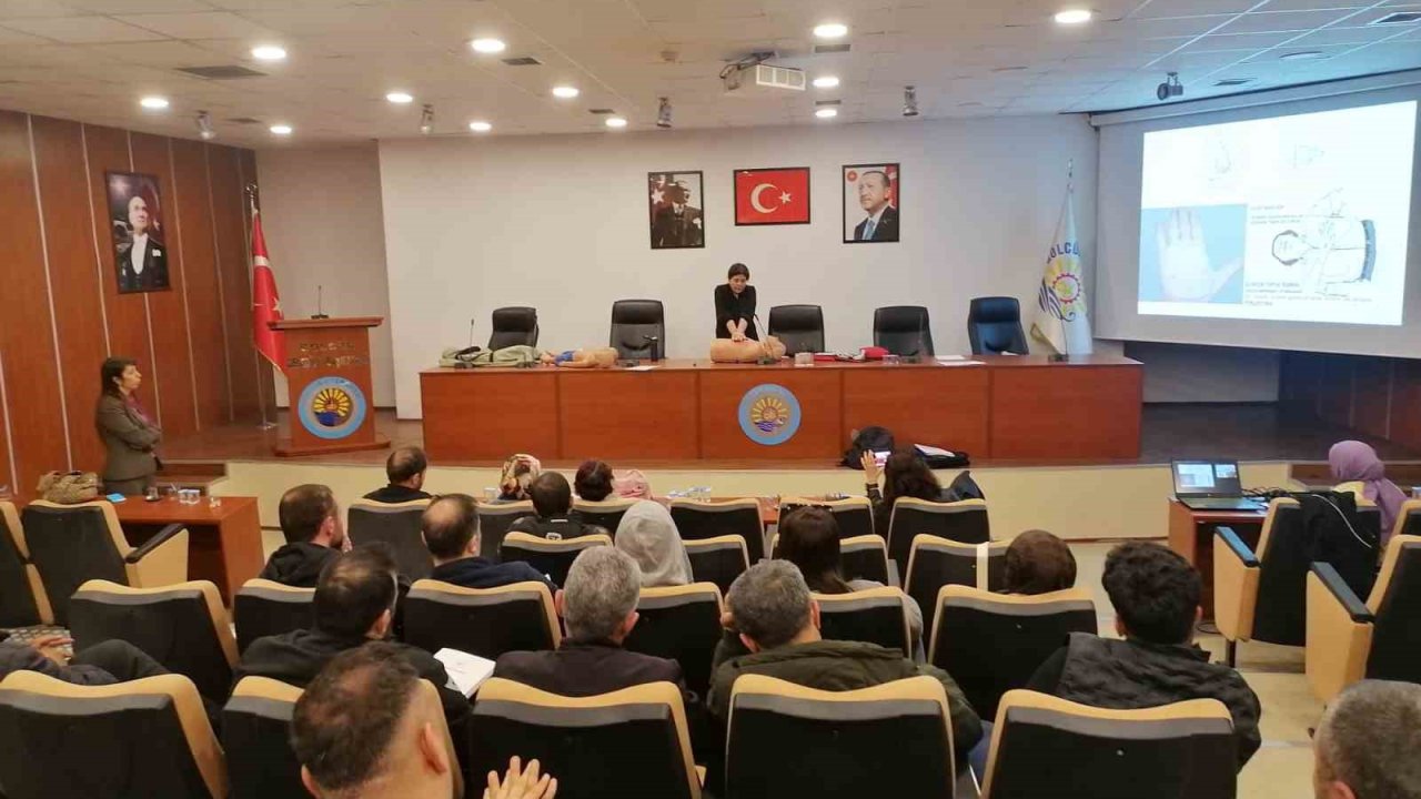 Gölcük Belediyesi Personeline İlk Yardım Eğitimi