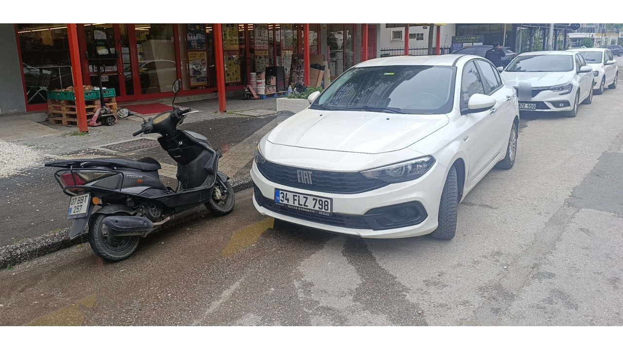 Motorlu Bisiklet Otomobile Çarptı