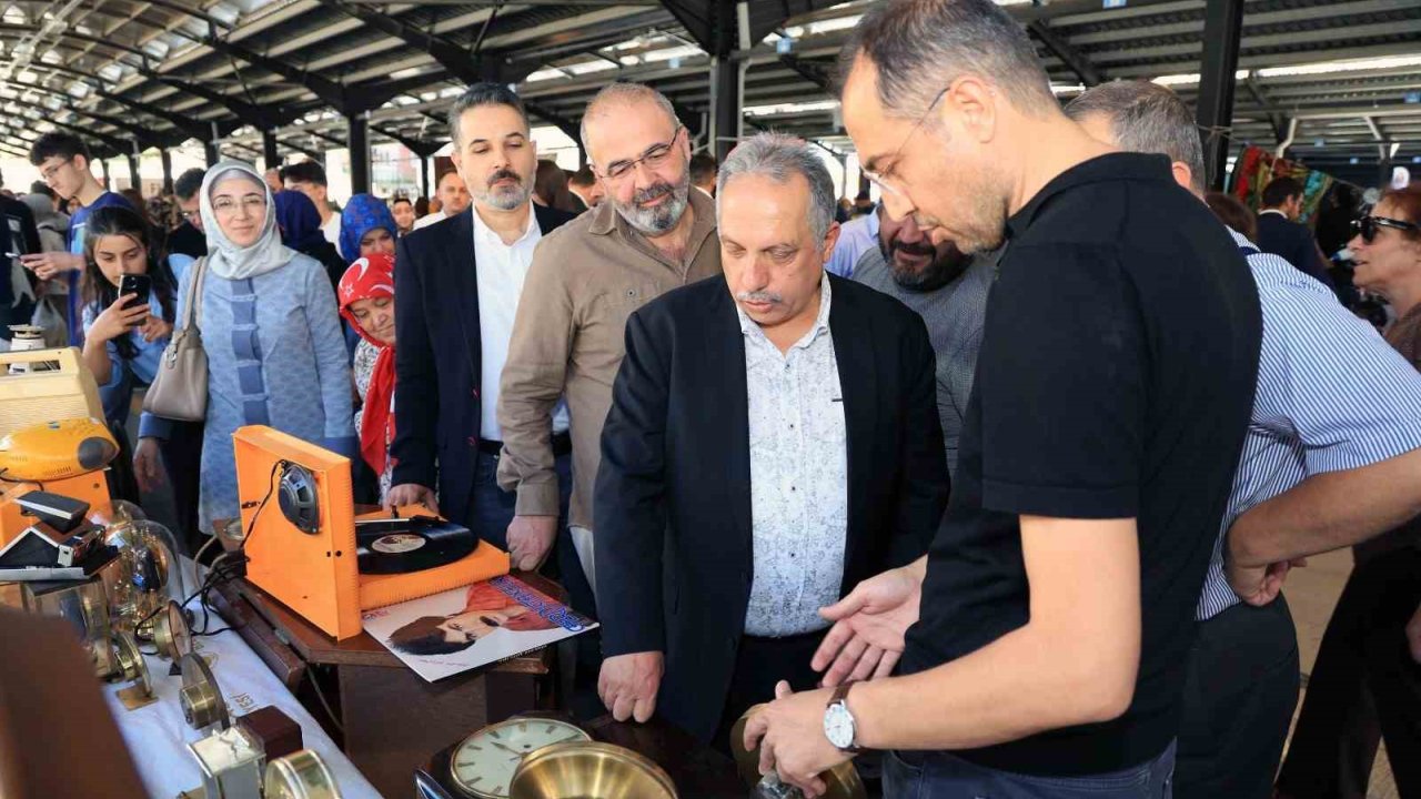 Talas’ın Markası, Antika Pazarı Ziyaretçilerini Bekliyor