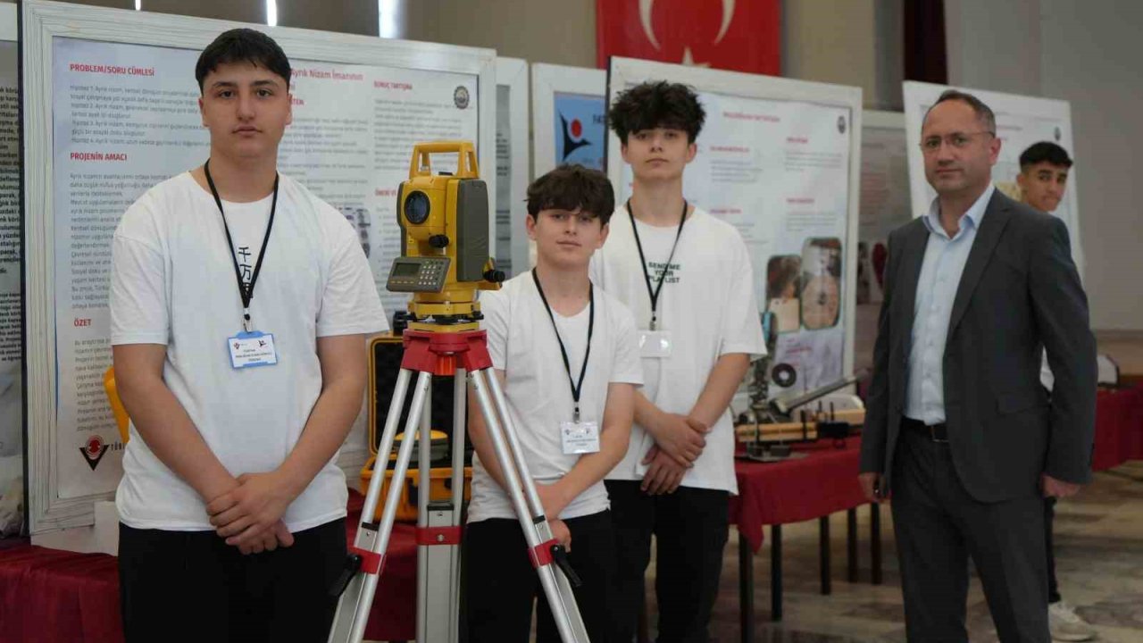 Liseli Gençler Projelerini Sergiledi