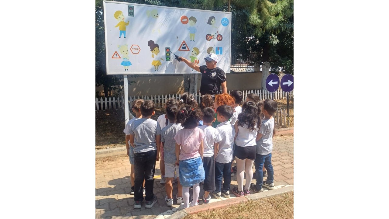 Polislerden Öğrencilere Uygulamalı Eğitim