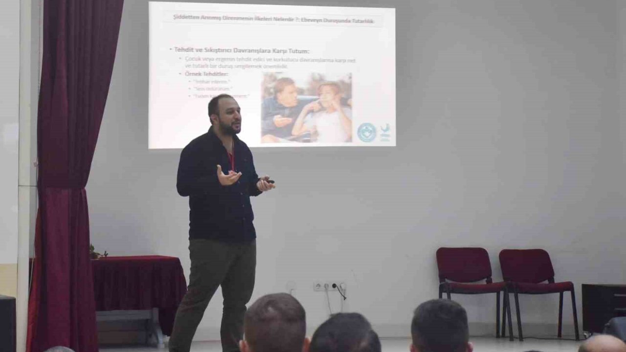 Aliağa’da, Psikologlardan Hükümlü Ve Tutuklulara Seminer