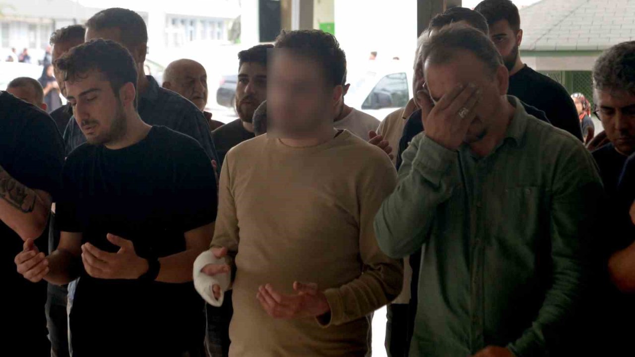 Boşandığı Karısını Öldürdü,